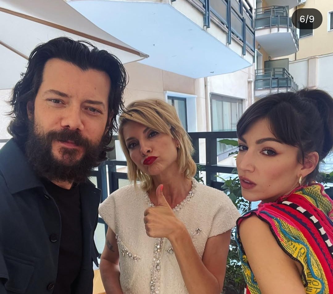 estela tweet media