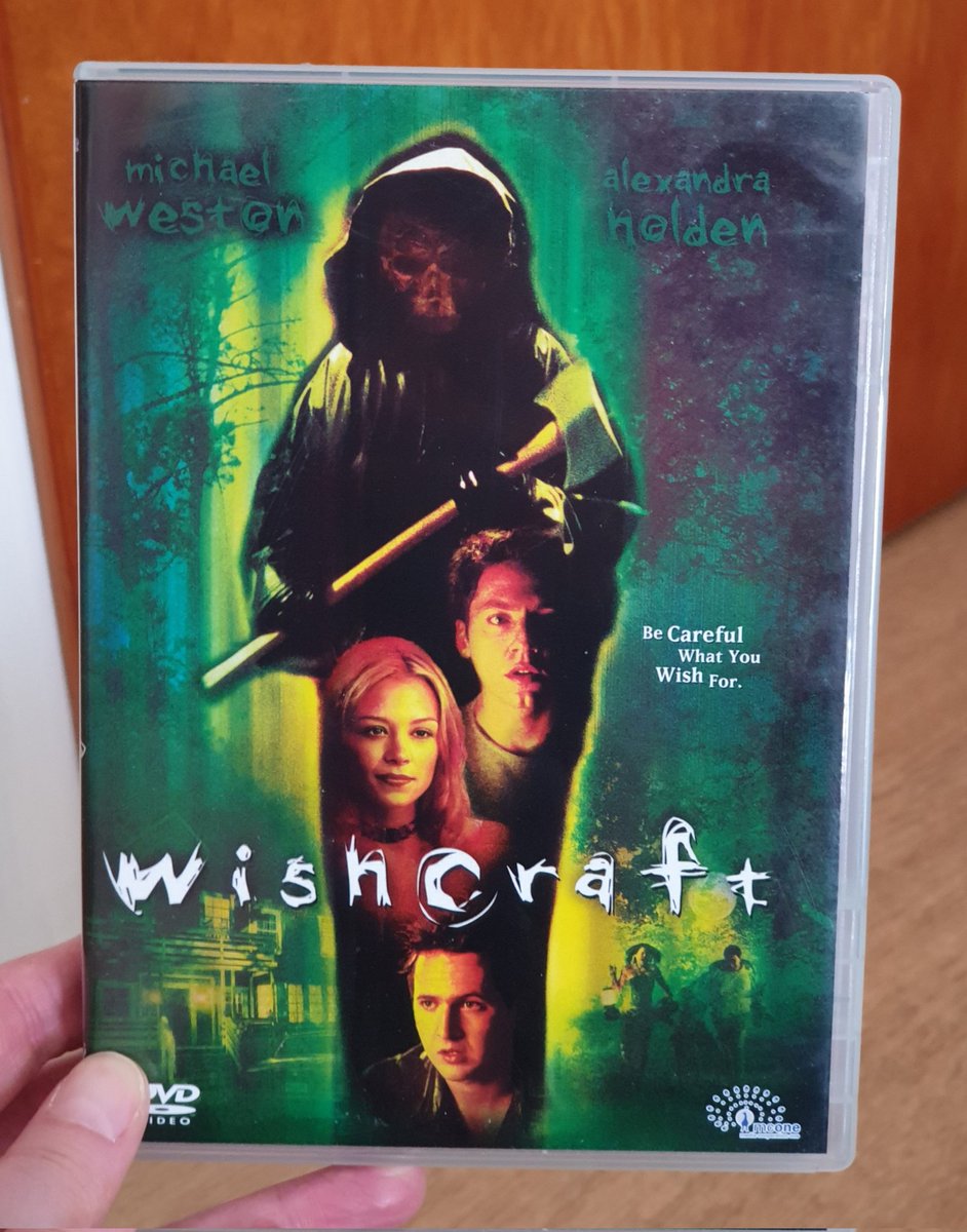TanjaStrutzl's tweet photo. One of my favorite horror movies, #Wishcraft from 2002.
The story: Brett receives a mysterious package containing a totem that grants him three wishes and after mysterious deaths happen he believes that the holy relic is responsible for this. https://t.co/RXK0ZutSOP