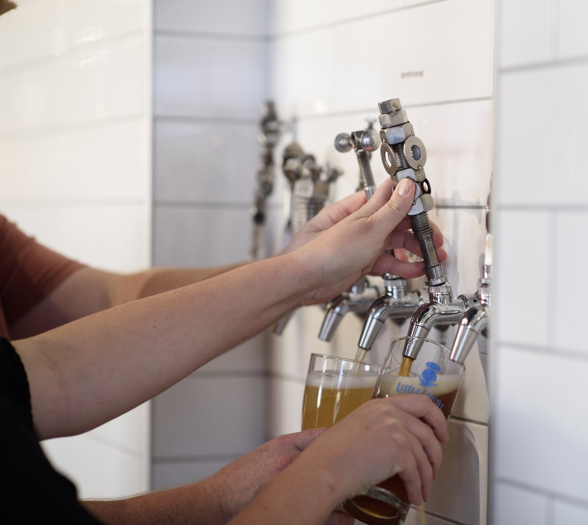DestinationsPod's tweet photo. This week's episode is kicking off @ExperienceRoch #CraftBeerWeek and @BrewersAssoc American Craft Beer Week. Steve Finnie, Co-Owner of @LilThistleBeer shares how his Scottish roots &amp; passion for soccer are helping to shape a creative activation leading into the FIFA World Cup. https://t.co/bflXtxnbKt