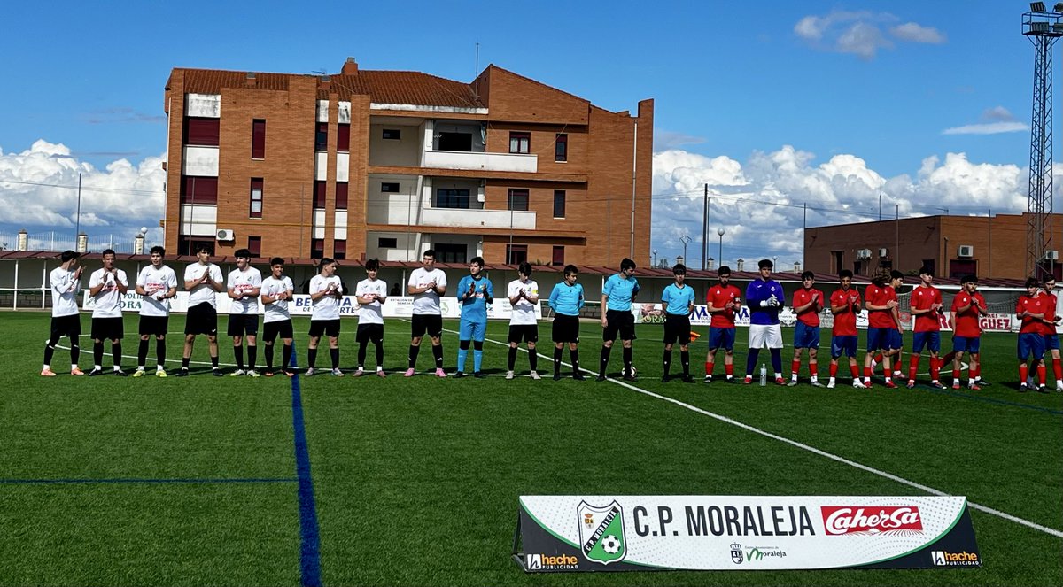 moralejacp's tweet photo. ‼️RESULTADO PARTIDO‼️
.
#JuvenilesCP🏴‍☠️
.
CP.MoralejaCahersa
     2-1
UC.LaEstrella 
⚽️⚽️- Jesús 
.
Victoria de los nuestros en el partido de ida por la permanencia, vamoosss chavales, VamoossCP!🏳️🏴
.
#SiempreCP🤍🖤 https://t.co/JlXETwNvVK