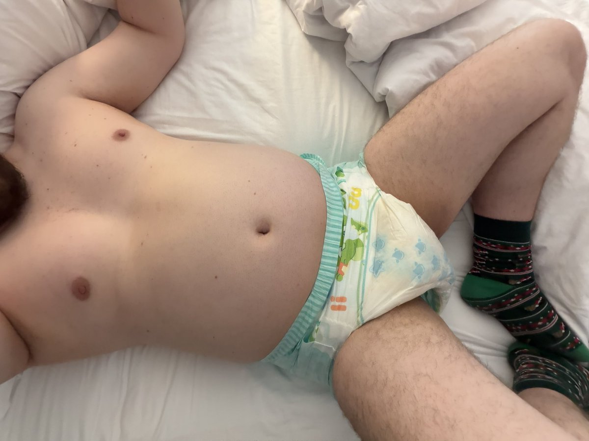 Theocrinklepup's tweet photo. Arcade sog. Recently shaved my chest and belly. Think I may keep it shaved kinda like how it shows off how much more puppy there is. https://t.co/n9L6BFM0U5