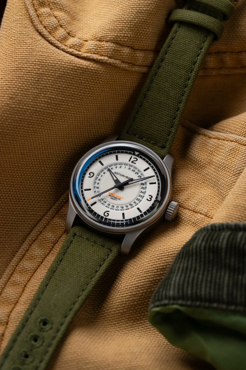 Dial_Scout's tweet photo. Astor+Banks reinvented the field watch with the Terra Scout. 38.5mm steel, La Joux-Perret G100 regulated to 8 seconds a day, and a roving indicator that circles the dial to show the date. The outer ring lumes too. $995. #DialScout #AstorBanks #TerraScout #microbrands https://t.co/xf3DBiYEq6