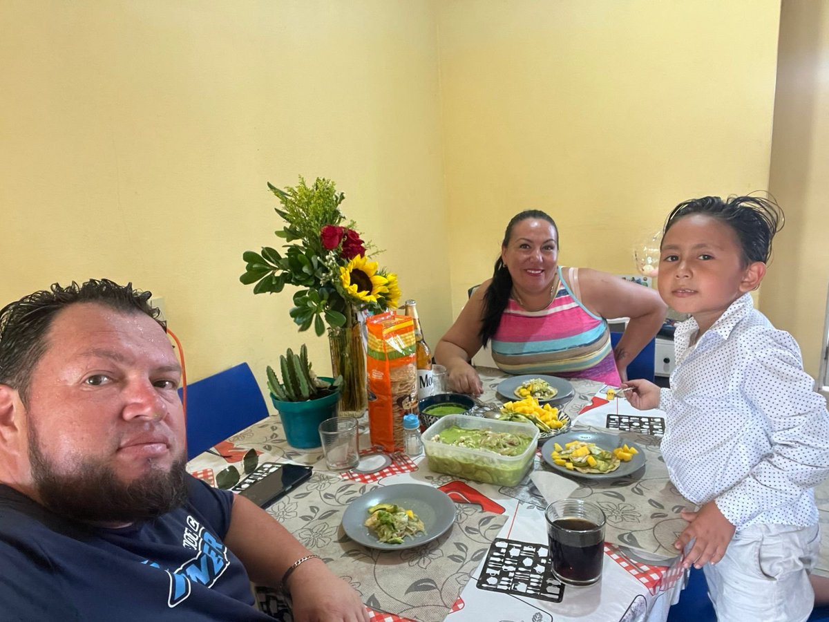 JairoPachely's tweet photo. Feliz día MOR https://t.co/HEDL3ZcF11
