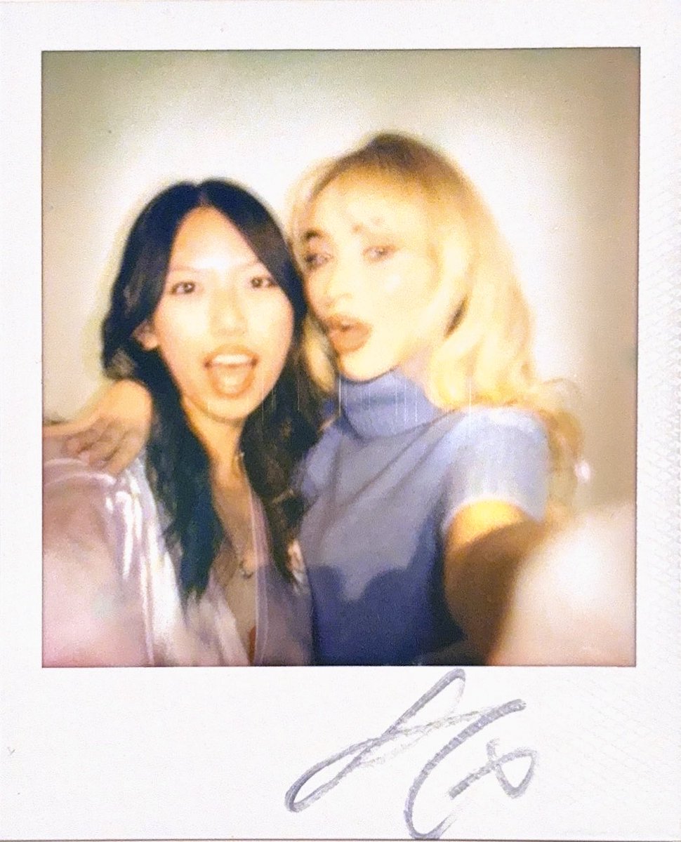 MIRRORSABRINA's tweet photo. another year celebrating sabrina birth!!!!! happy birthday <3 @SabrinaAnnLynn https://t.co/tgvJtFwry6