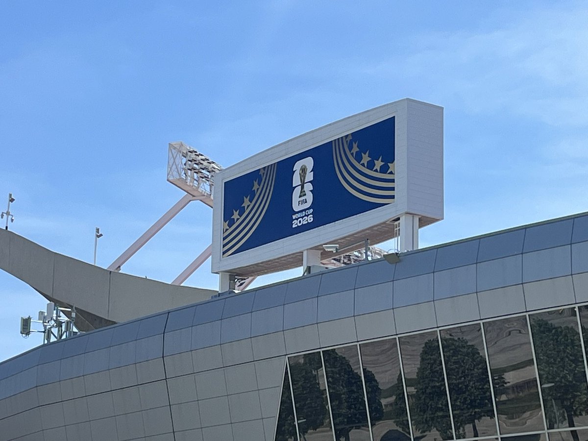 HaroldRKuntz3's tweet photo. Signage outside Arrowhead signifies the transition to "Kansas City Stadium" https://t.co/2Fh4KnvHAQ