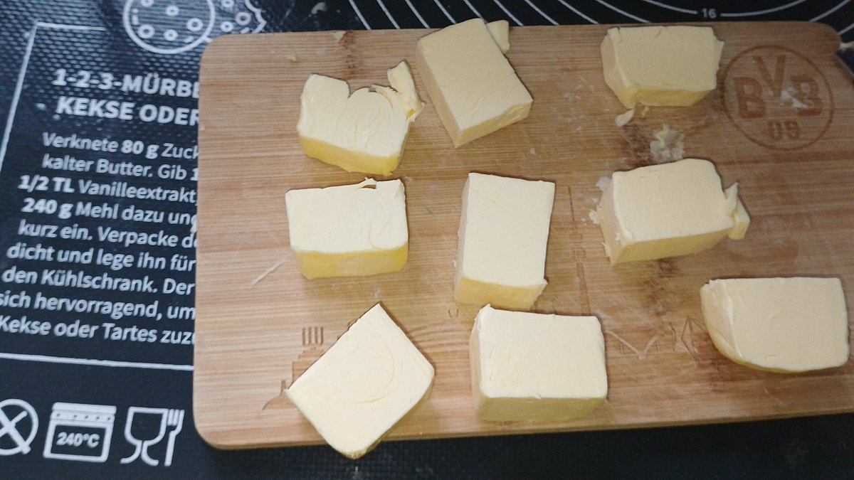 BastianDriller's tweet photo. #BelgischeKüche 🍽🇪🇺🇧🇪🤌🏻😍🥰🤤😋
#LütticherWaffeln 🧇🇪🇺🇧🇪🤌🏻😍🥰🤤😋
@bvbandy1979 @SchroderDemila
@KerrygoldIRL
🌟🖤💛🖤🌟 19:09 Uhr 🌟🖤💛🖤🌟
👇🏻Diesen schönen Block #Kerrygold
👇🏻🧈🇪🇺🇮🇪🤌🏻😍🥰🤤😋
👇🏻habe ich in neun #Würfel #gehackt 🔪👊🏻🖤💛 https://t.co/ptJyYmB5Uv