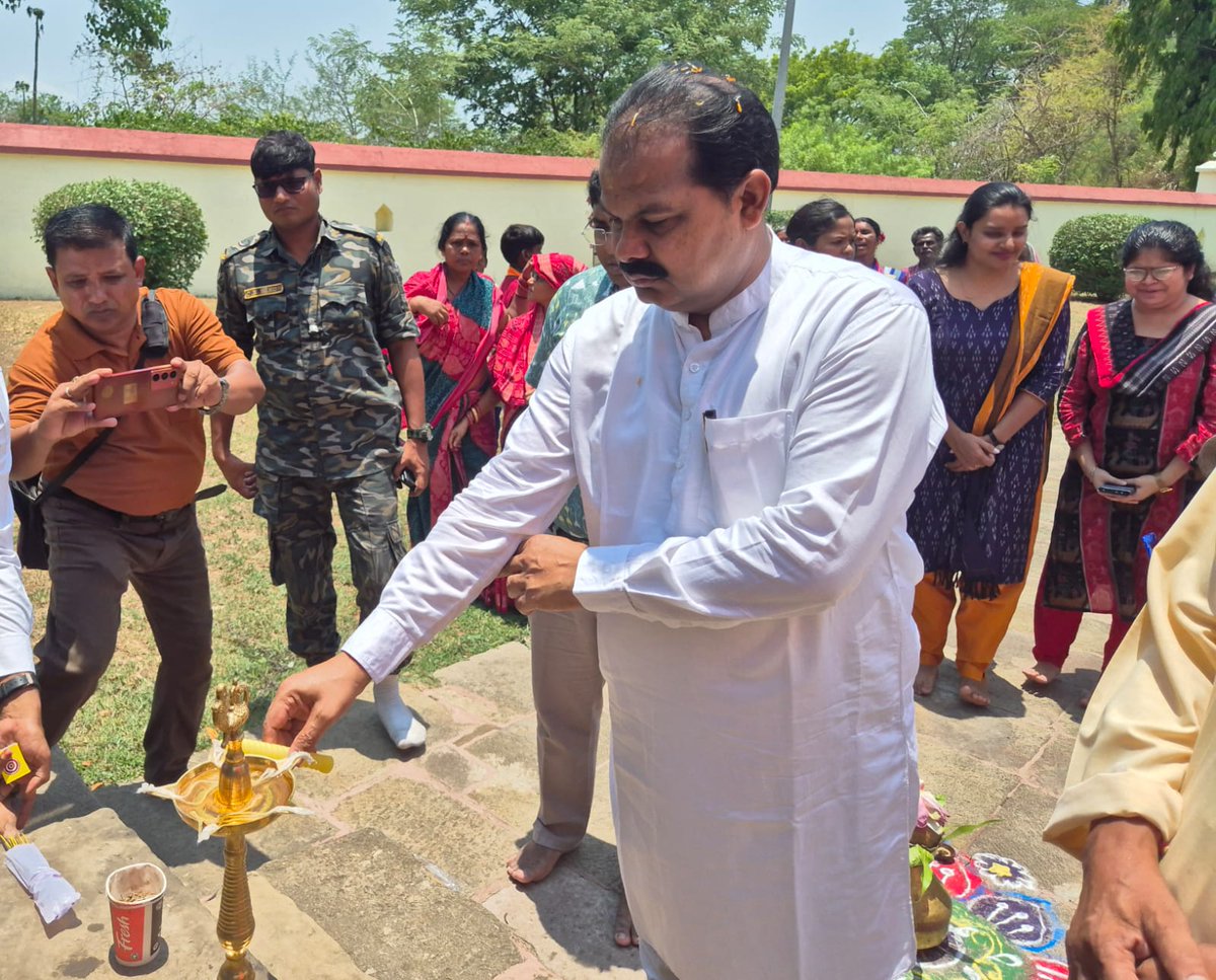 Collector Boudh tweet media
