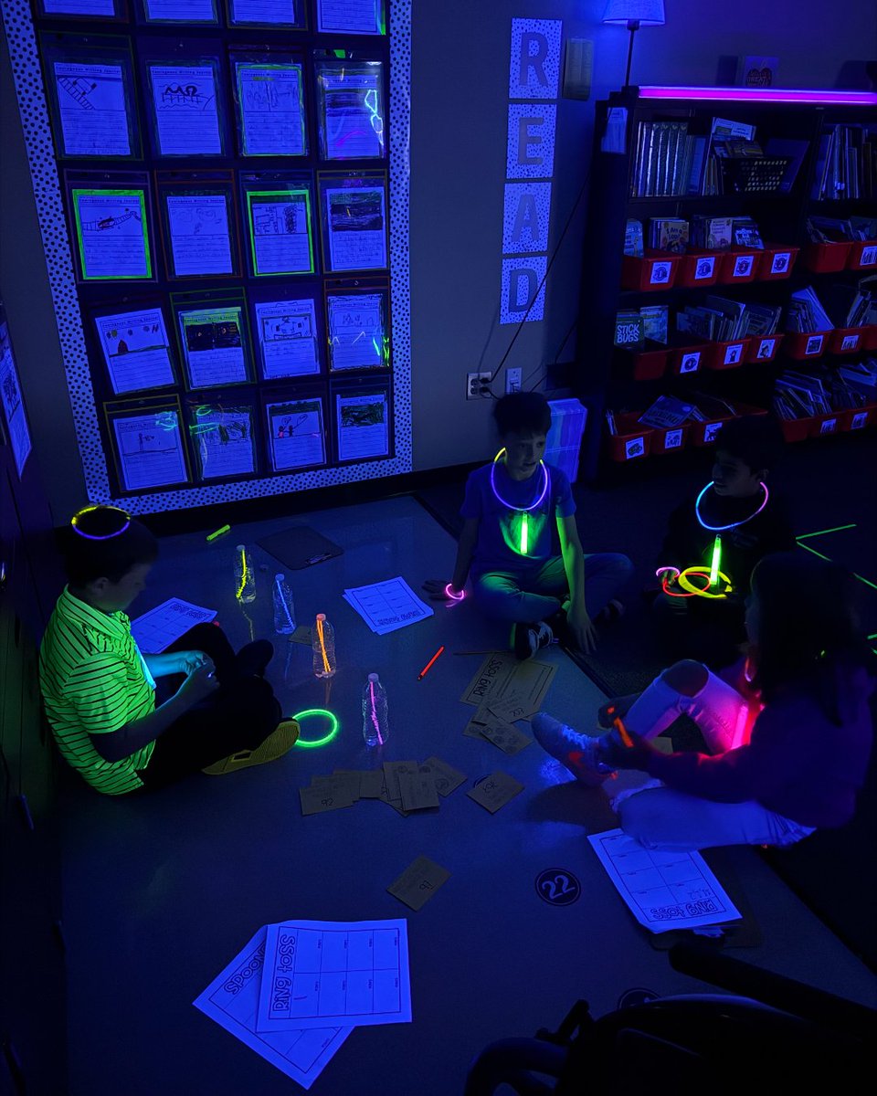 HCSDElem's tweet photo. 2nd grade lit up the classroom during Glow Day while building their reading and math skills through exciting, interactive activities! From glowing games to hands-on learning, students stayed engaged, challenged, and full of smiles all day long. 
Way to "GLOW" 2nd grade!! 🌟 https://t.co/30zttid6KB