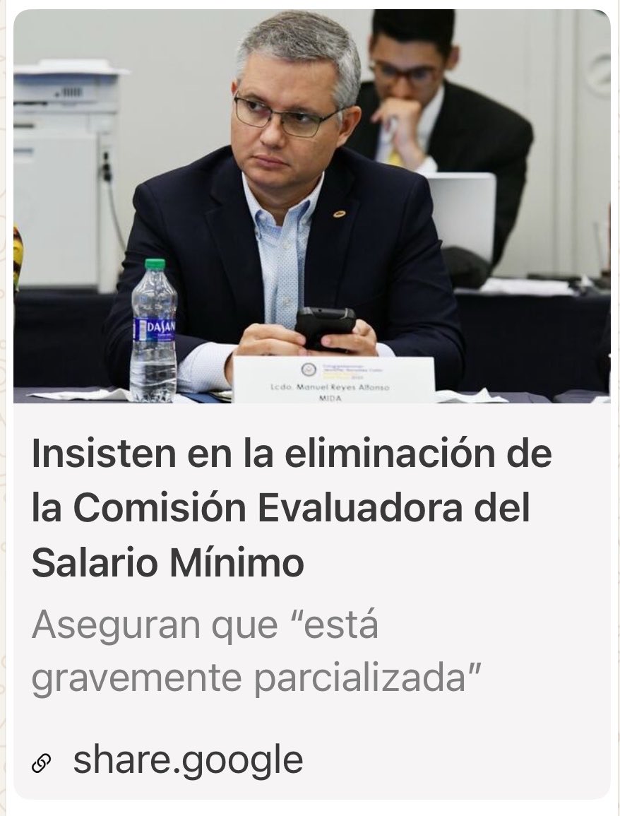 evapradospr's tweet photo. "Revisamos las ponencias del sector empresarial y ninguno presentó datos sobre cómo los aumentos al salario mínimo o la Comisión Evaluadora ha representado un impacto negativo. NINGUN DATO. Nosotros sí estamos presentando datos sobre los resultados positivos gracias a la misma Comisión que hizo el análisis" Vanessa Contreras, Movimiento Solidario Sindical en Vistas Públicas sobre el PC 1115.