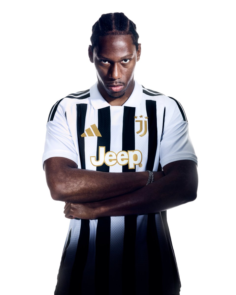 Black. White. Gold. Juventus 🔥🤍🖤

Ecco il nuovo Home Kit Juventus per la stagione 26/27, disponibile ora. 🔗 juve.it/HomeKit2627

<a href="/adidasfootball/">adidas Football</a>