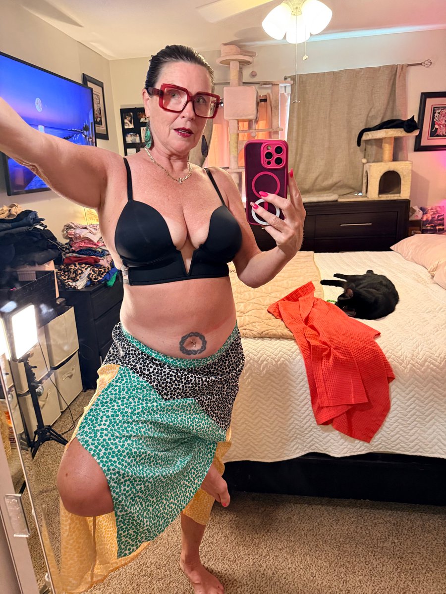 Your Dream Lady tweet media