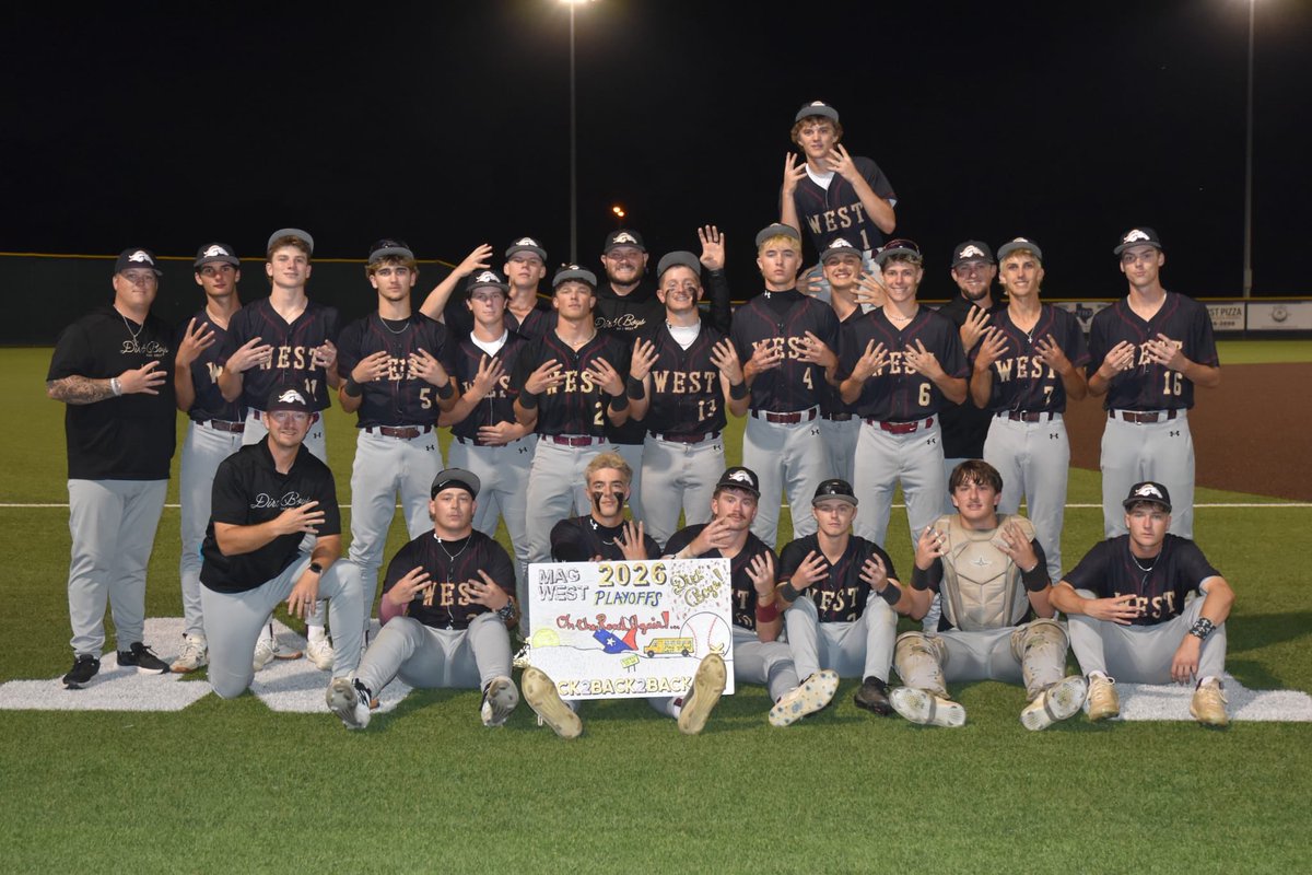 MAGWESTdirtboys's tweet photo. Always The Toughest Day of The Year!!! Love This Team!!! Thank you Seniors!!!

13-3 6A District Record *School Record*

6A Bi- District Champions *School Record*

26-10 6A Record *School Record*

#MAGWESTdirtboys https://t.co/Gg7rL7wvzP
