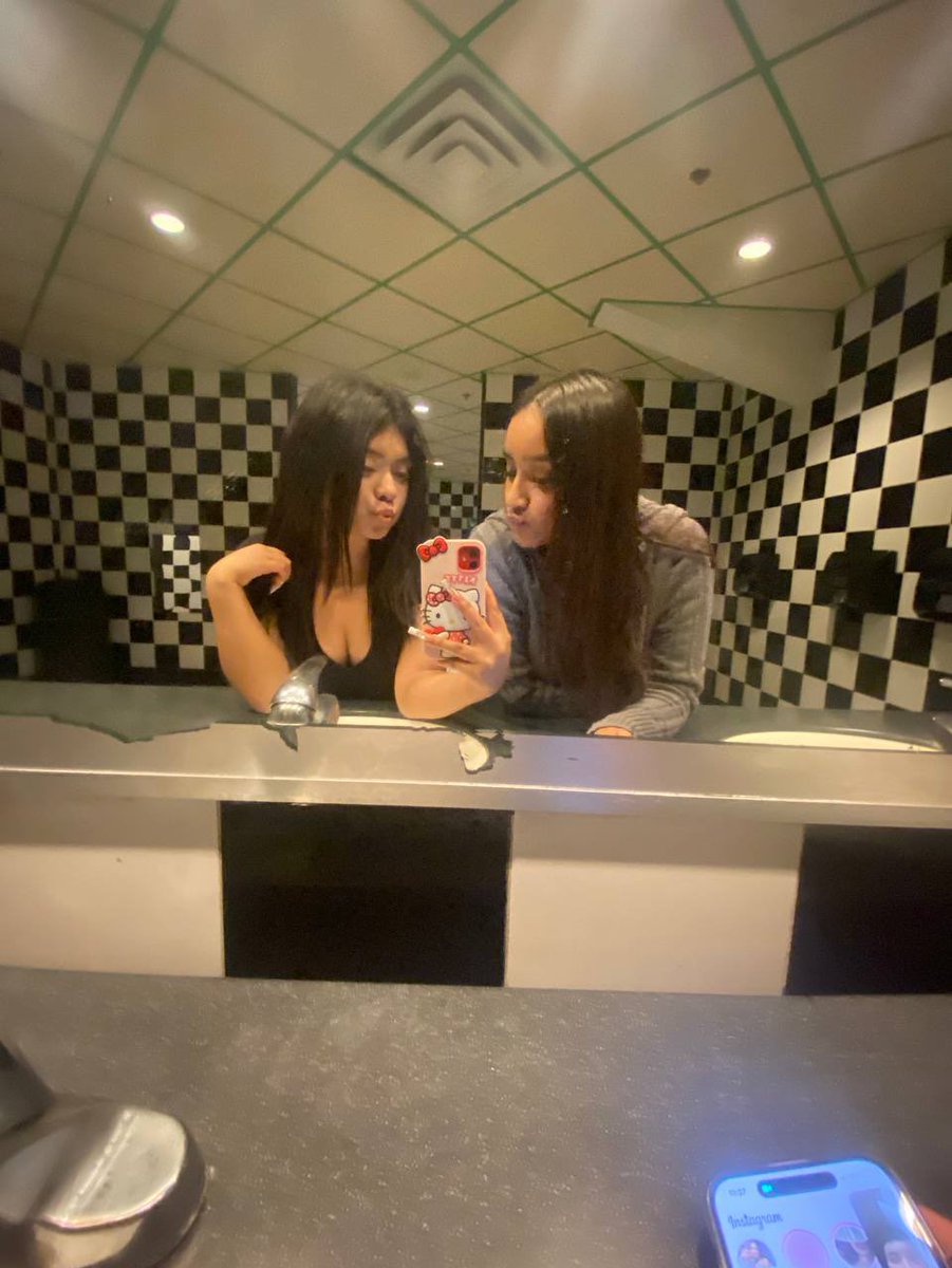 MISS KARLA 😻 tweet media