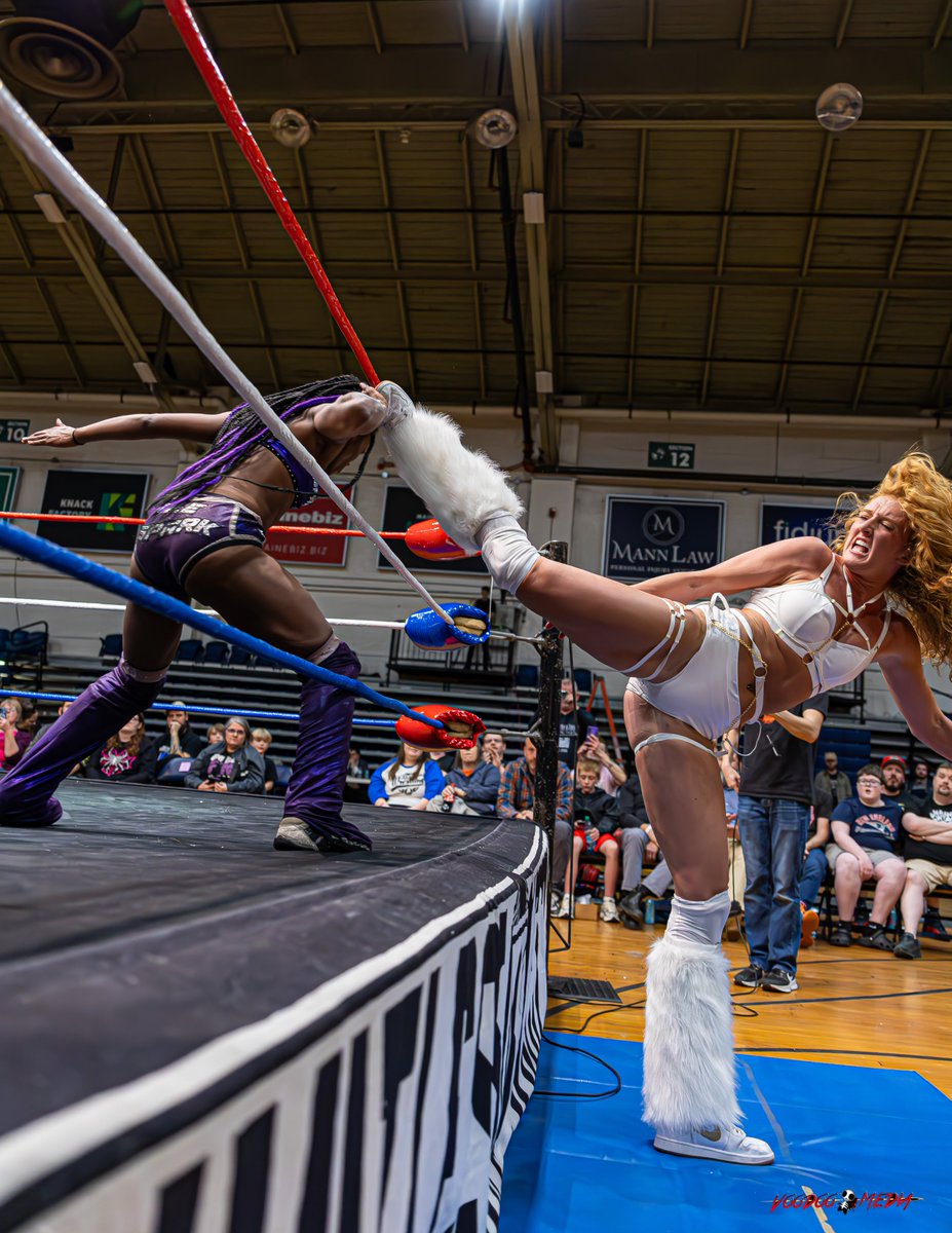 vmpix1's tweet photo. Some highlights from #MaggieLee against #JadaStone in a VLC Qualifier match at @LWMaine #Warzone26.

More shots are in the profile bio. https://t.co/krUxZe5TEx