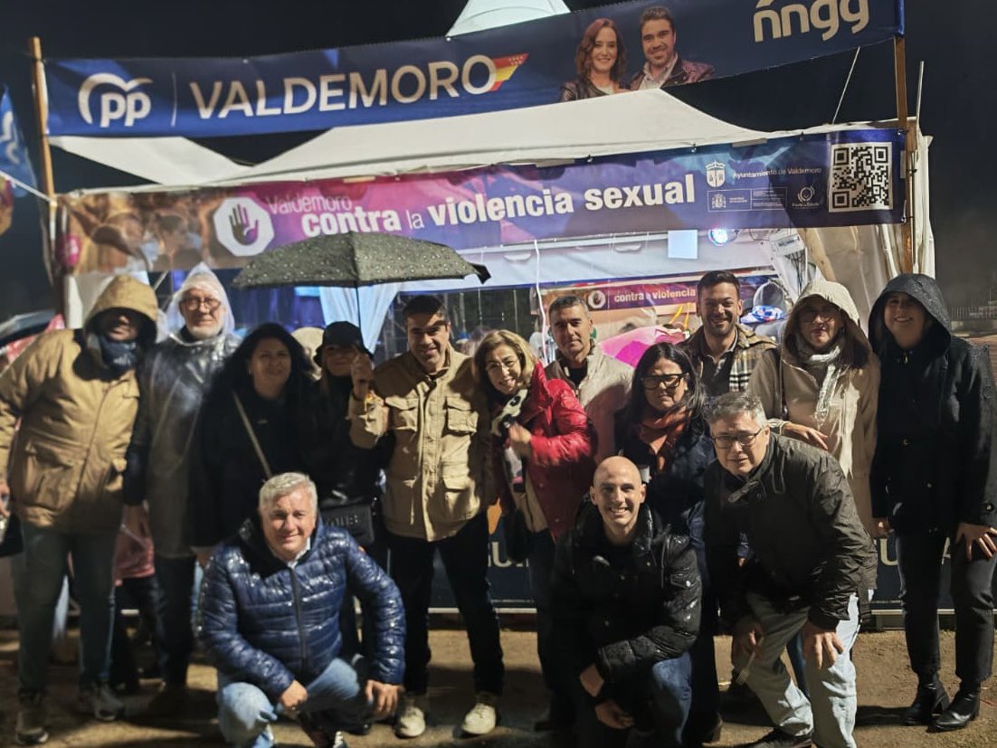 🔵 Ni el frío, el viento y la lluvia, han impedido que volvamos a juntarnos para celebrar nuestras fiestas.

Disfrutamos de estar juntos, vivimos #Valdemoro.