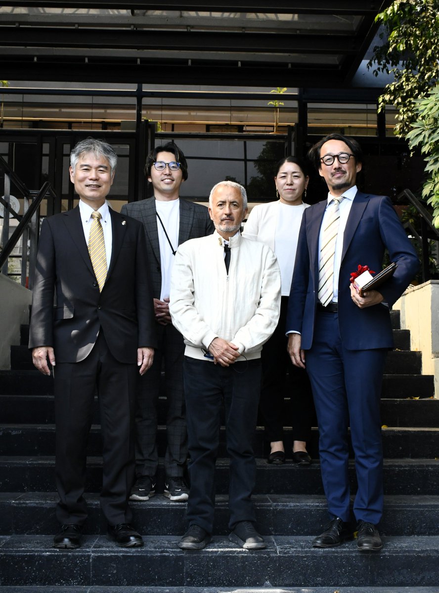 CenapredMexico's tweet photo. Recibimos en el 🦺 🇲🇽 #Cenapred al Sr. Masaru Kozono, nuevo Director General de la Oficina de JICA en México. Su gestión contribuirá al fortalecimiento de 🤝 lazos de cooperación con 🇯🇵 #Japón, para seguir construyendo sociedades más #Seguras, #Sostenibles y #Resilientes. https://t.co/blbioNuBTy