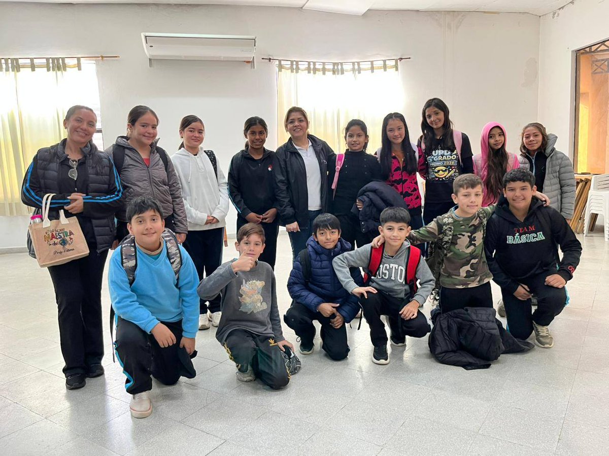 MuniPilarPy's tweet photo. organizado por EXPYLAB con apoyo de la Muni, donde se sumergieron en el fascinante mundo de las tecnologías inmersivas! 🥽✨🚀 https://t.co/fnLaQjp0Rh