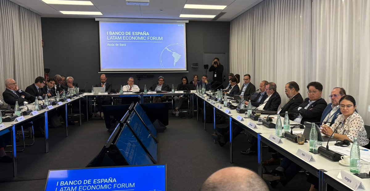 Superbancos_Pa's tweet photo. El Superintendente de Bancos de Panamá, Milton Ayón Wong, participó en el I LatAm Economic Forum, organizado por el Banco de España en Roda de Bará, Tarragona.

El foro reunió a autoridades monetarias y supervisores internacionales para dialogar sobre los retos económicos de la región.

En el marco de su visita, sostuvo reuniones bilaterales con bancos españoles, con la presencia del embajador de Panamá en España, S.E. Héctor Infante.

#SBPteInforma