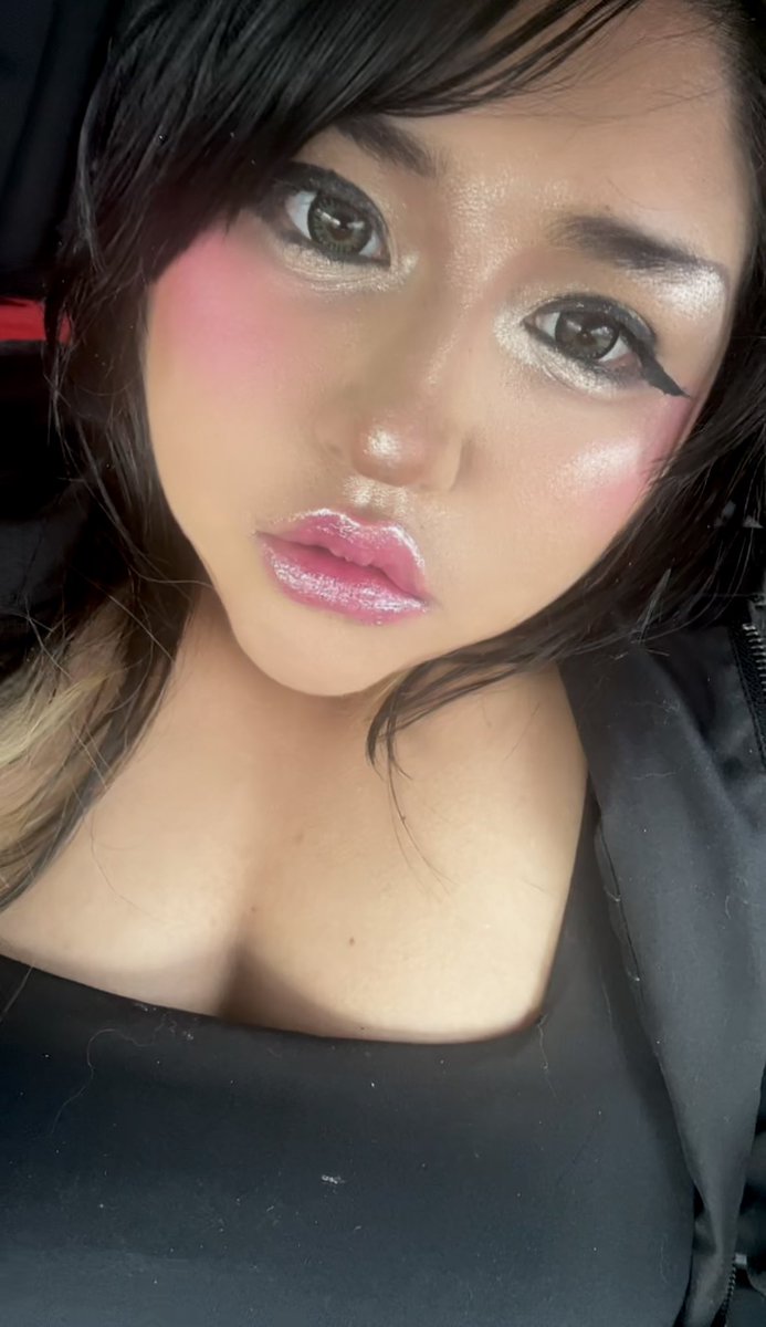 Caramel Mami ♡ ~('▽^人) tweet media