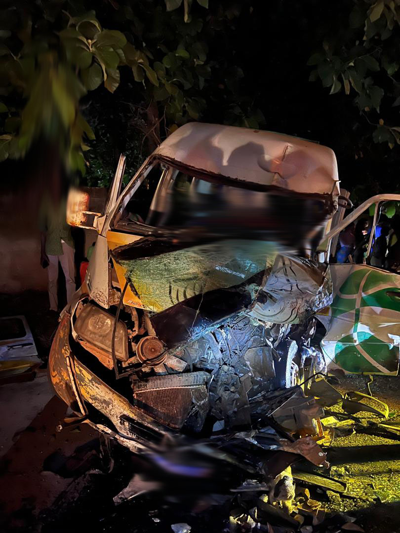 d_onpc's tweet photo. Danané, 10 mai :un accident entre un minicar de transport et un camion-benne au quartier Blaisaleu a fait 14 victimes, dont un enfant de 11 ans souffrant d’une fracture fermée. Les Pompiers civils ont administré les premiers soins avant d’évacuer les blessés à l’hôpital général . https://t.co/uMa9RS9bLW