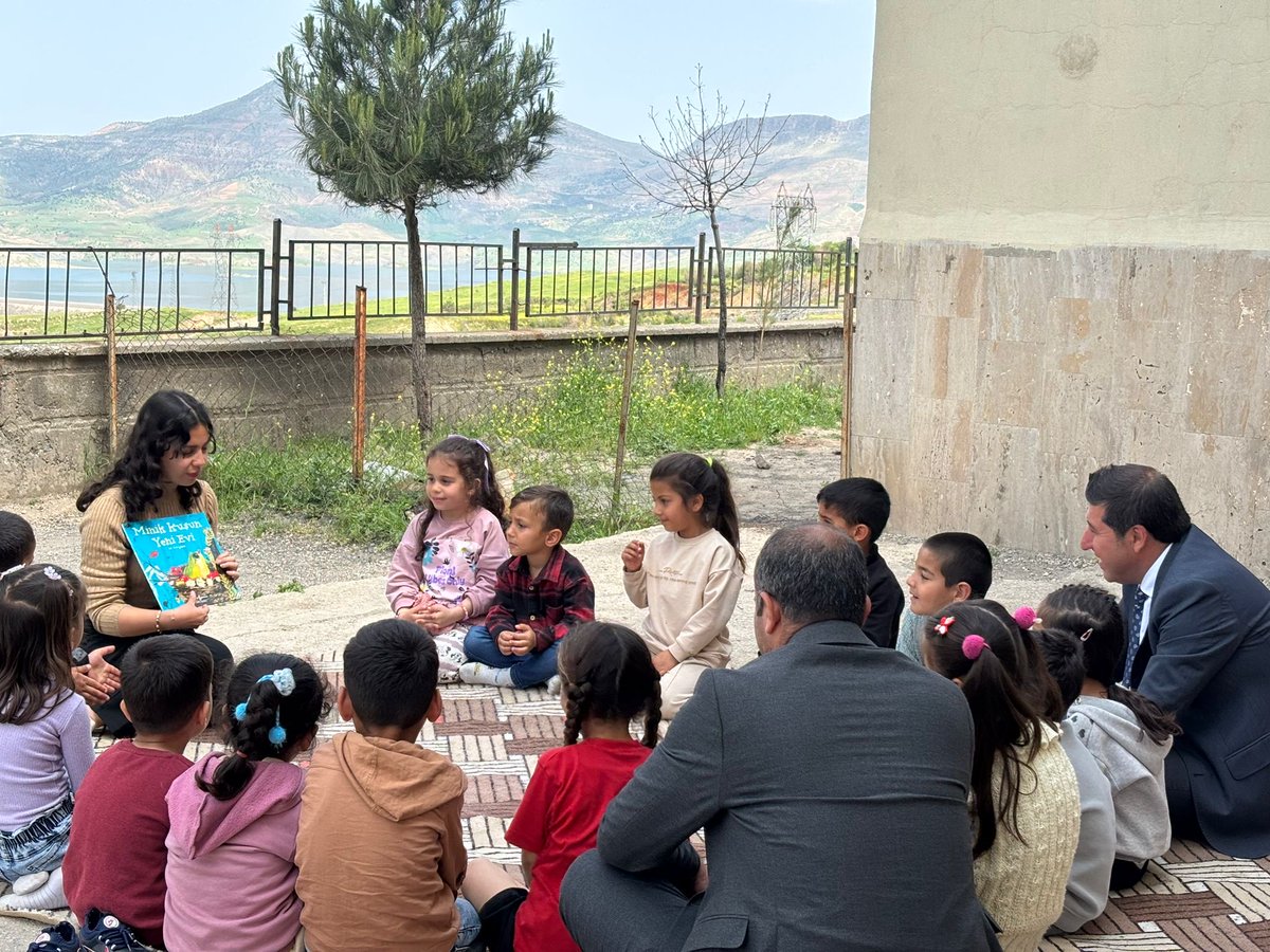 Guclukonak_mem's tweet photo. "Okumak, cebinde bir dünya taşımaktır."
#herokurbirlider #şırnak #güçlükonak

@tcmeb @Yusuf__Tekin @SirnakValiligi @BirolEkici73 @sirnakmem73 @hkncrt1 @tc_guclukonak @Semih_Memiss @Guclukonak_mem @byigit78 https://t.co/qKXWStgsT6