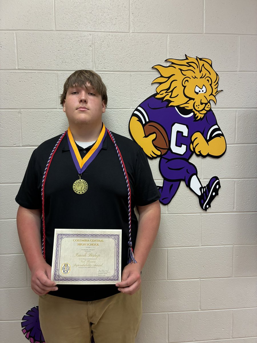 IsaiahBishop77's tweet photo. I’m was honored to receive the Ned Brown Dependability award at Columbia Central Awards Day. Class of 2026- #77 https://t.co/VA7VTJyaou