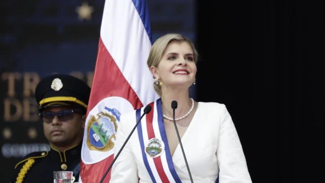 NewsLiberdade's tweet photo. 🚨AGORA - Laura Fernández toma posse na Costa Rica e anuncia megaprisão ao estilo Bukele https://t.co/2RuHPKyKCK