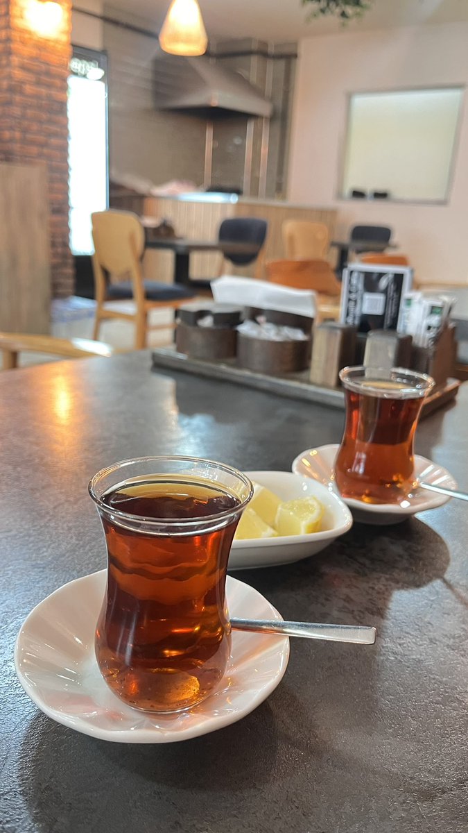 zeyneppecee_'s tweet photo. Nasibin en güzeli;seni anlayan bir kalbe rastlamaktır 🌻 https://t.co/2eXOyryplg