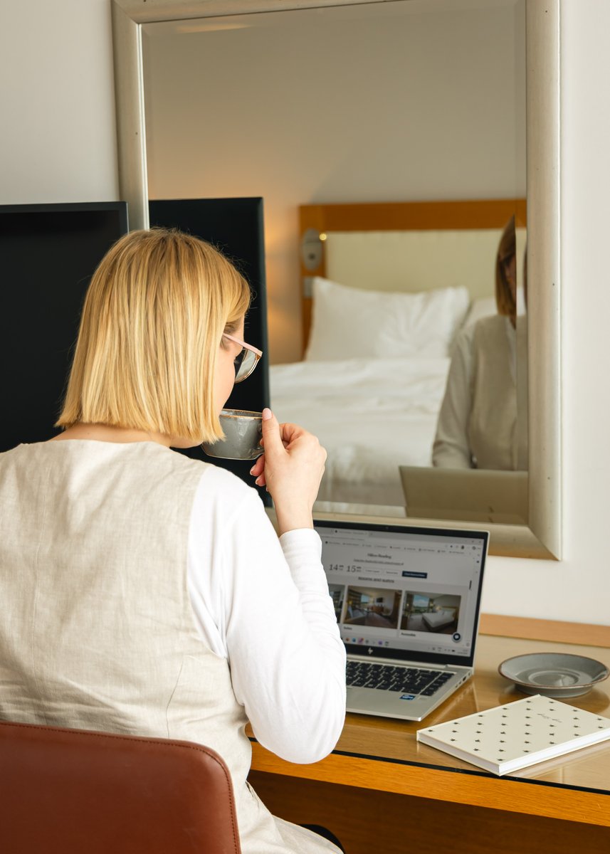 HiltonReading's tweet photo. A change of scenery makes all the difference ☕️

Midweek moments at Hilton Reading💙

#HiltonReading #HotelStay #ReadingUK #WorkTrip #MidweekEscape #RemoteWorking #HiltonHotels https://t.co/e7jodFr64a