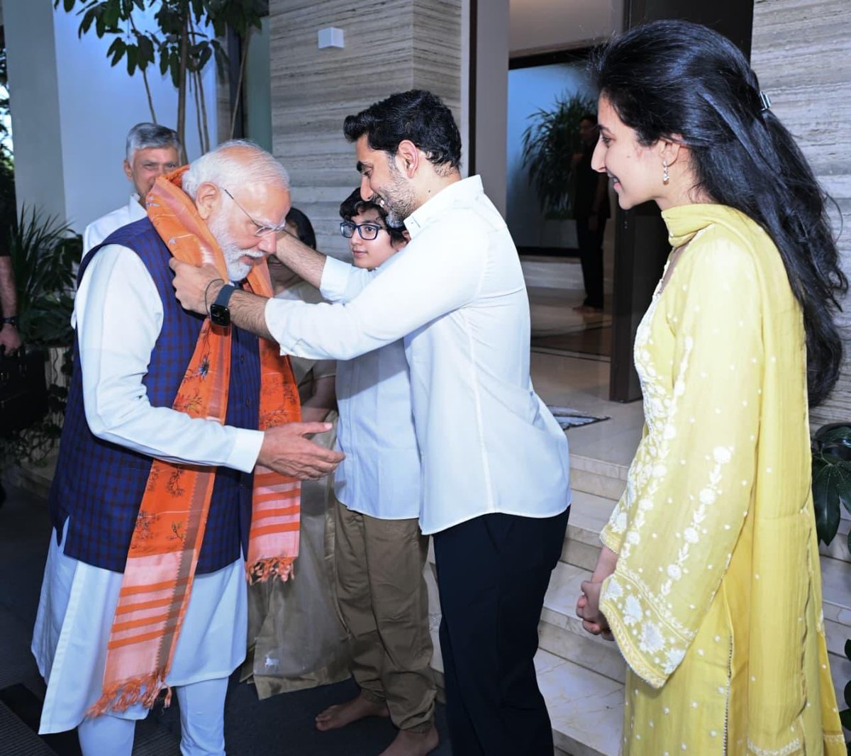 iTDP_Official's tweet photo. Last night: Dinner with the Hon’ble PM.

Before sunrise: Lokesh garu lands in Singapore.

Same morning: CBN garu in Delhi Amit Shah ji, Central Ministers, CII.

This is leadership that doesn’t know rest.

This is a hunger that doesn’t know fatigue.
A Working CM. A Working Minister.

We will not stop until the pay check reaches the last mile of Andhra Pradesh.

#AndhraPradesh