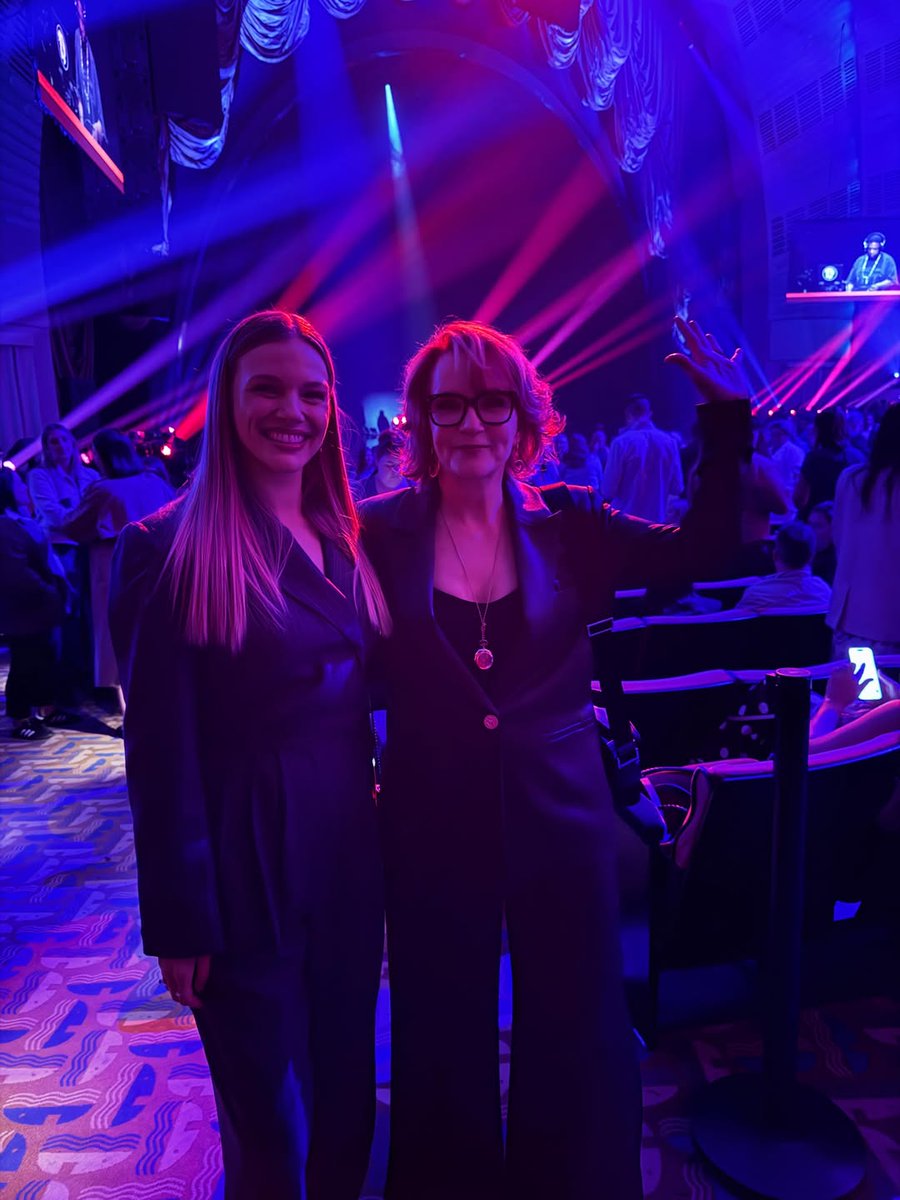 AllSpiridakos's tweet photo. Tracy Spiridakos and Lea Thompson at the NBC Upfront at Radio City Music Hall in NYC. https://t.co/3MwjPjSj8f