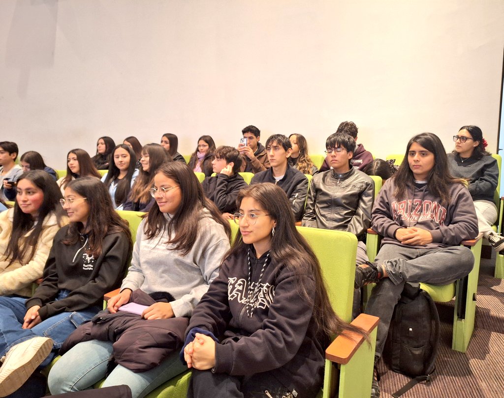 EnfermUtalca's tweet photo. 🔵 Enfermería UTalca celebró hoy el dia de la profesión (12 de mayo), con la charla del prof. Gustavo Domínguez Araya, "Evolución de la sintomatología depresiva y calidad de vida durante la fase aguda del tratamiento del trastorno depresivo en atencion primaria".

@CsSaludUTalca https://t.co/hwh19GgJoD