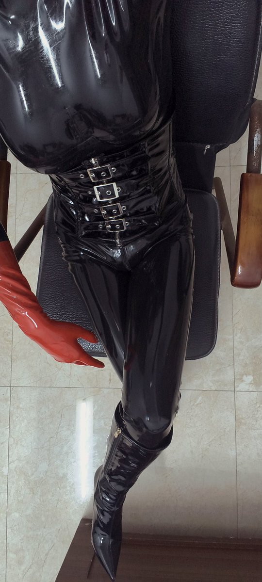 songwang03's tweet photo. #胶衣 Magic Latex @moxiancastle https://t.co/6Ig9VeykuN