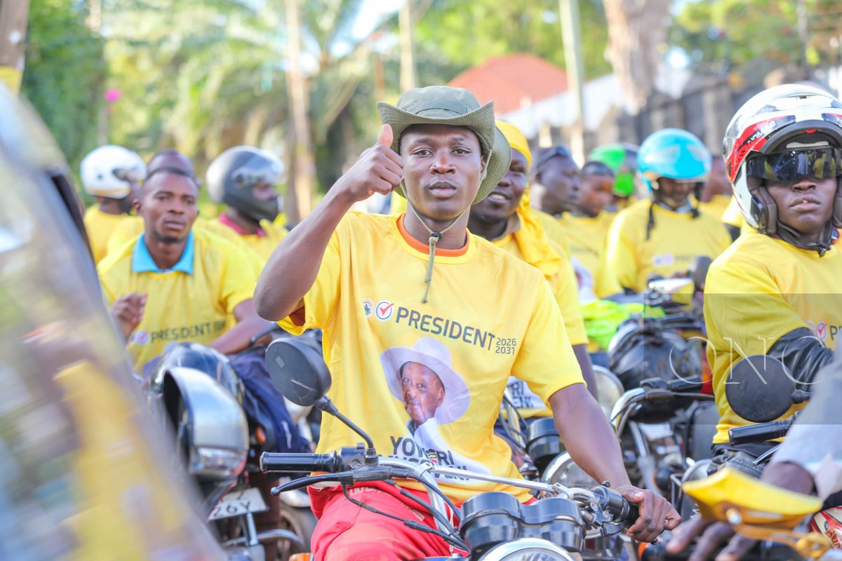 HawahSarah256's tweet photo. Hajjat Hadijah Namyalo (@ChiefMuzzukulu) has flagged off over 1,000 boda boda riders across Kampala Metropolitan to mobilise Ugandans ahead of tomorrowβs swearing-in ceremony at Kololo. She called on citizens to attend peacefully
#ONCupdate
#M7swearsin2026 https://t.co/OZNmD3skEj