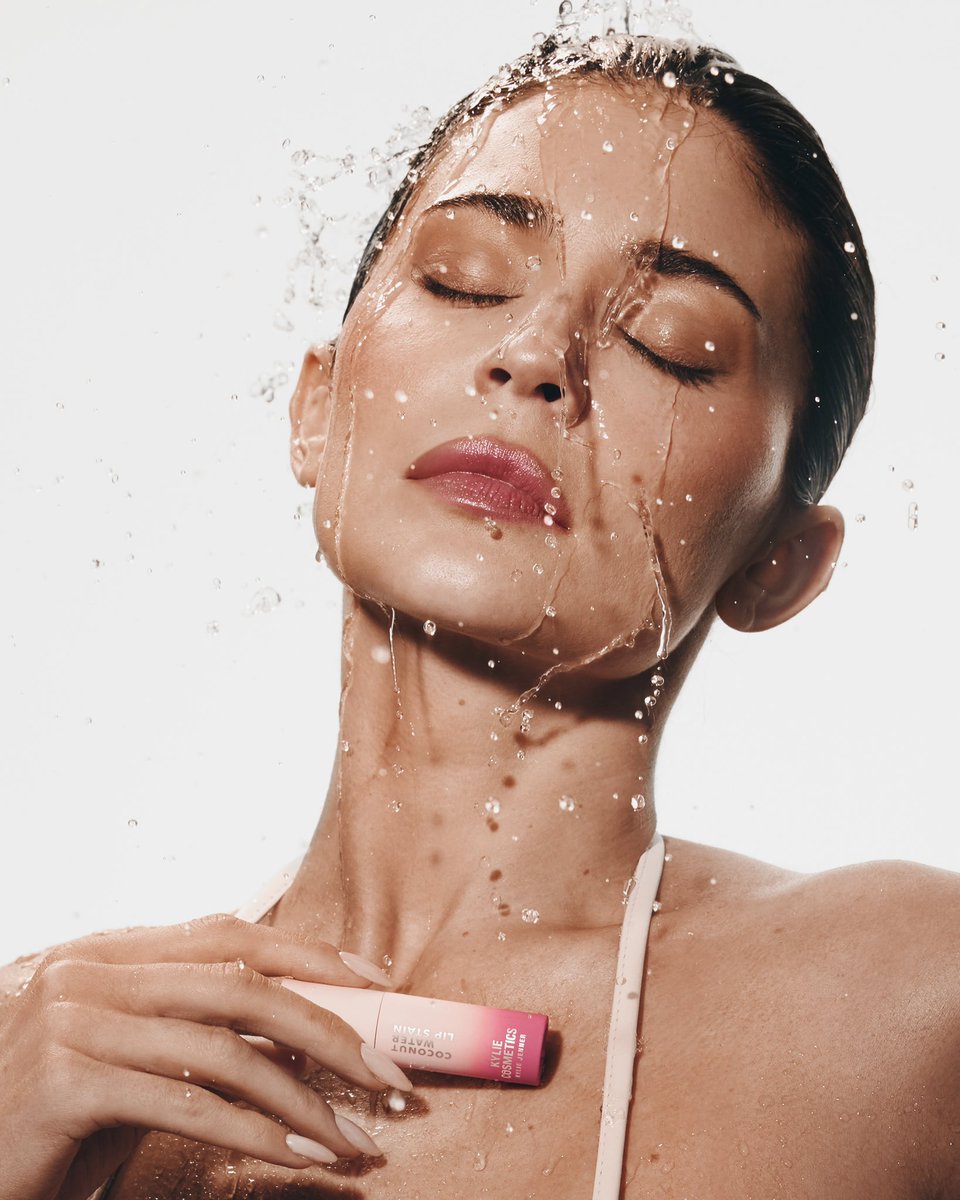 Kylie Cosmetics tweet media