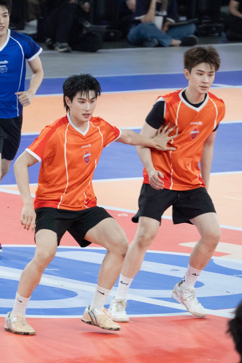 สองตี๋ ผู้เตะบอลแบบเอาจริงสุดๆ จบโอลิมป็อป น้องออฟโรดจับมือน้องไทยไปโอลิมปิกได้เลย 5555555555 ชนะไม่ได้อะไร แต่ทำไมผมต้องแพ้มาก 🧡⚽️ Orange Monster di waaaa

DAOUOFFROAD OLYMPOP2
#OLYMPOP2026DAY
#ออฟโรด #offroadKTP #THAIchayanon