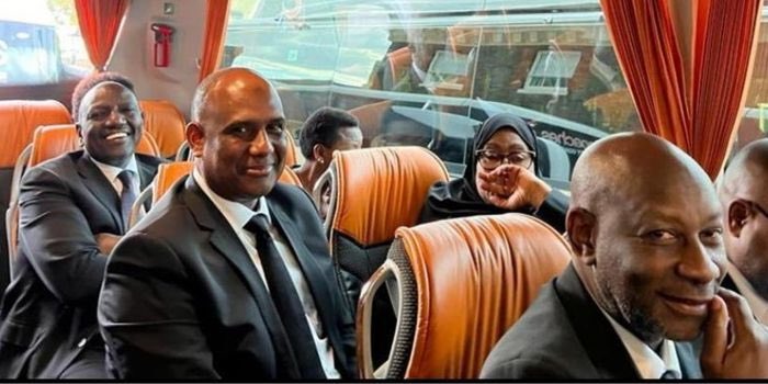 In Kenya, Ruto blocks roads and inconveniences millions of citizens just to please a western leader, meanwhile, this is how African leaders are treated in the west. 🚮