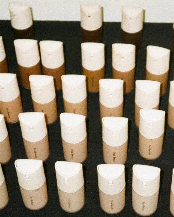 WorldwideSelG's tweet photo. Selena Gomez via Instagram: "48 shades. 48 stories. One community. 🤎

For our True to Myself Natural Matte Longwear Foundation, we brought together 48 women from across the Latin American diaspora, each representing a shade and bringing their own culture, identity, memories, and lived experiences into this @rarebeauty campaign.

Seeing everyone together honestly made me emotional. It was such a beautiful reminder that our community is not one story, one shade, or one definition of beauty. We're layered, diverse, real, and deserving of being seen in our own skin. Every story belongs.

Love you all. Thank you to everyone who brought this to life @ultabeauty @bravocado._"