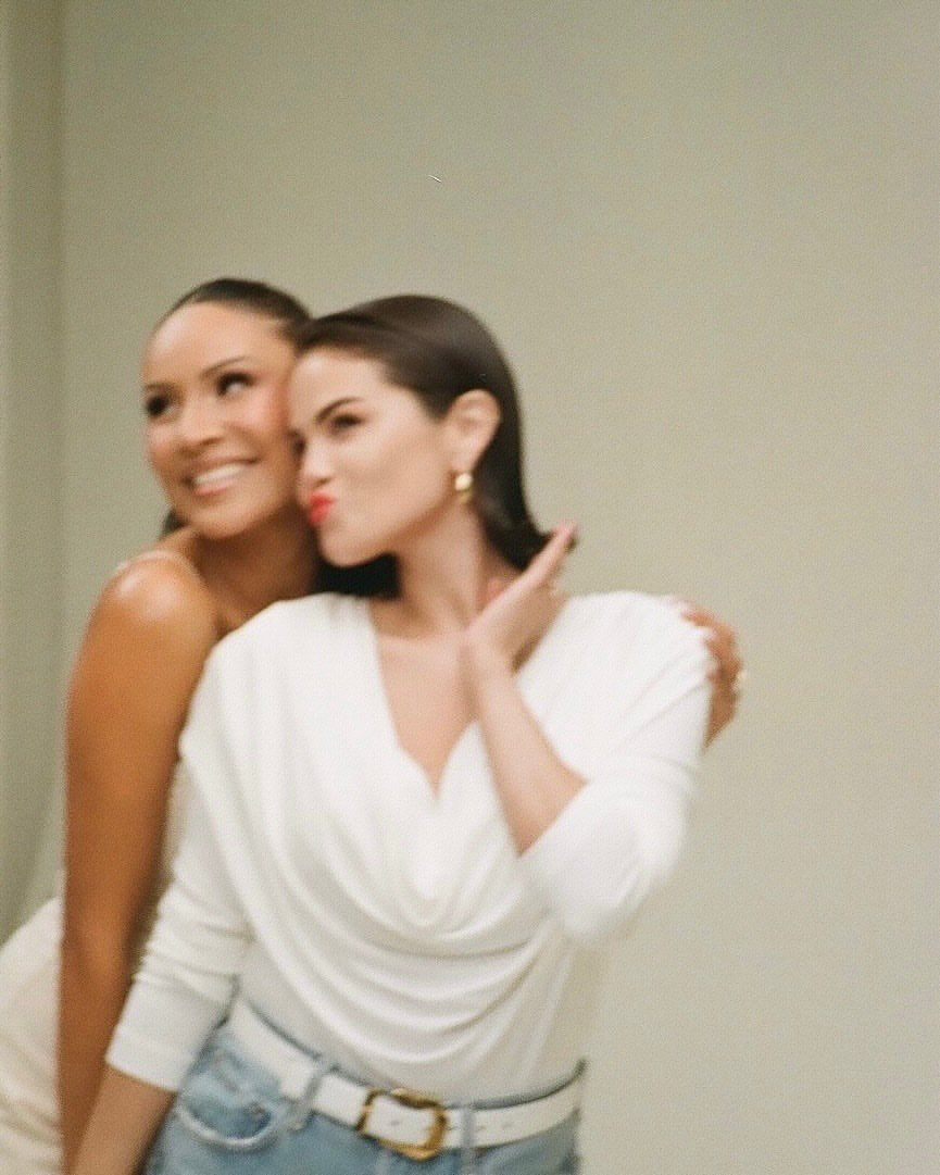 WorldwideSelG's tweet photo. Selena Gomez via Instagram: "48 shades. 48 stories. One community. 🤎

For our True to Myself Natural Matte Longwear Foundation, we brought together 48 women from across the Latin American diaspora, each representing a shade and bringing their own culture, identity, memories, and lived experiences into this @rarebeauty campaign.

Seeing everyone together honestly made me emotional. It was such a beautiful reminder that our community is not one story, one shade, or one definition of beauty. We're layered, diverse, real, and deserving of being seen in our own skin. Every story belongs.

Love you all. Thank you to everyone who brought this to life @ultabeauty @bravocado._"