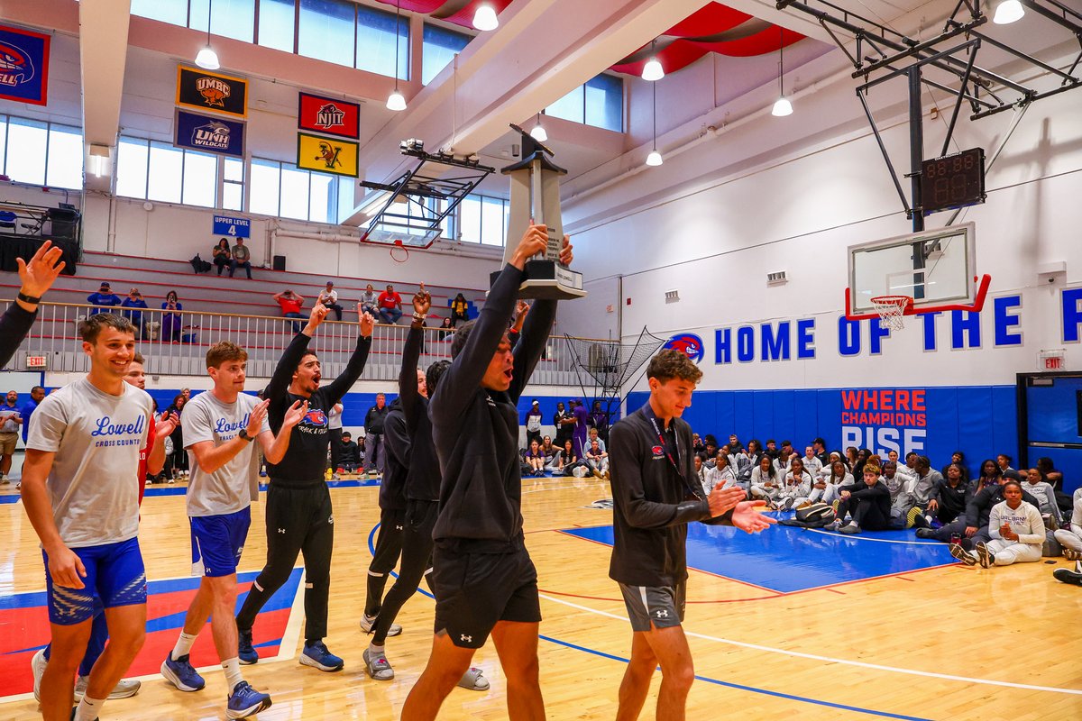 RiverHawkXCTF's tweet photo. Monday feels better as champions 💍

#UnitedInBlue | #AETF | #AEChamps https://t.co/D45r7cu5NC