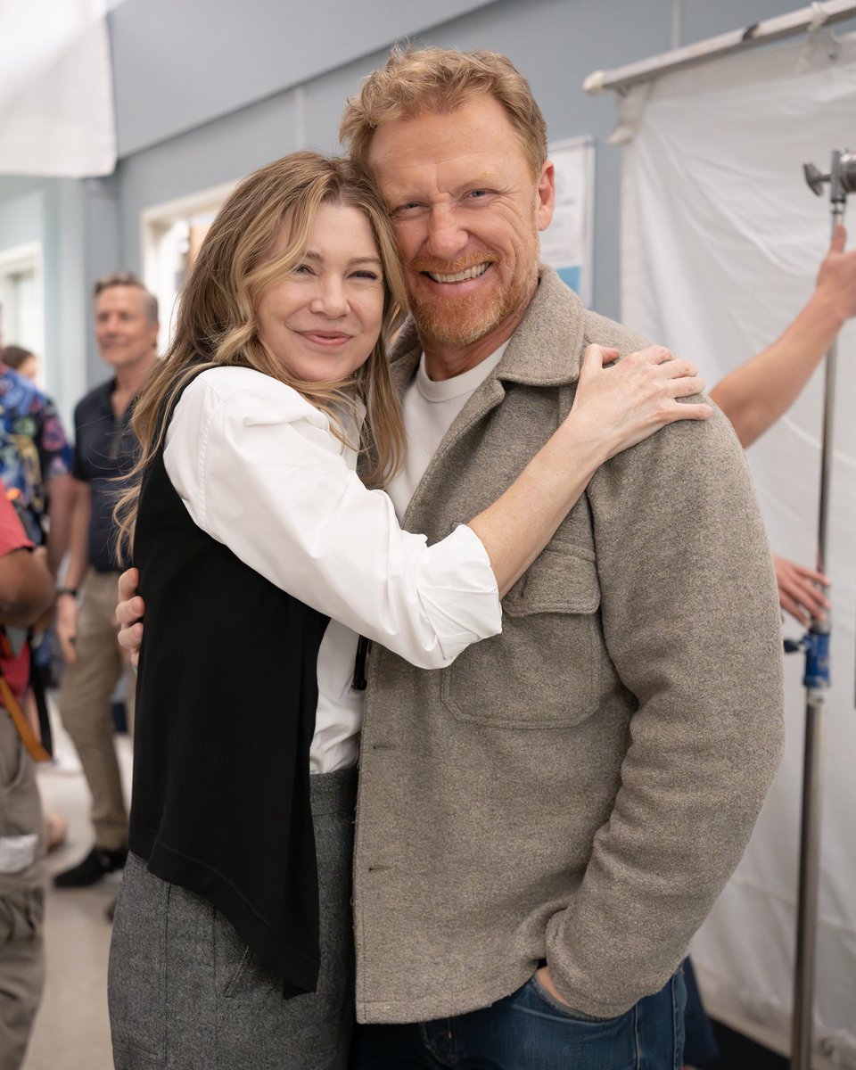 GreysTvNews's tweet photo. 22x18 Ratings #GreysAnatomy

Grey’s Anatomy on ABC obtained 2.688 million viewers with a 0.24 rating.

The Season 22 Finale is the most watched episode in live ratings since the Season 21 Premiere. https://t.co/Iwzjk4IZVW