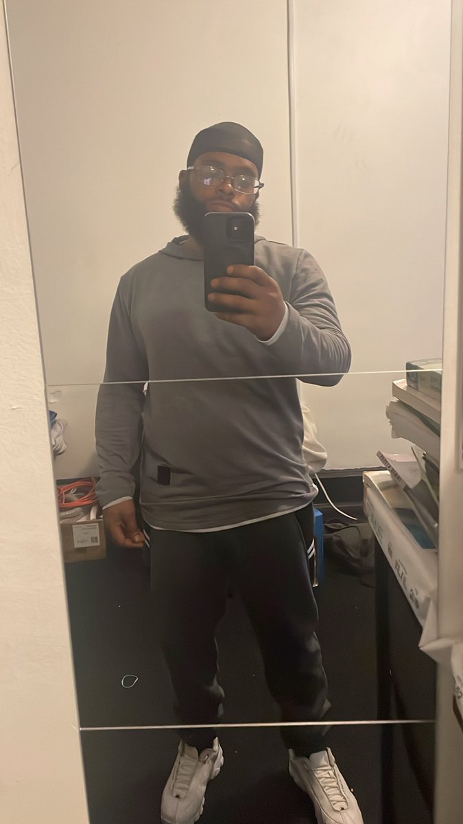 EDGcomo3g's tweet photo. 45 still don’t look it nor feel like it, lol https://t.co/dnakCoGk8g