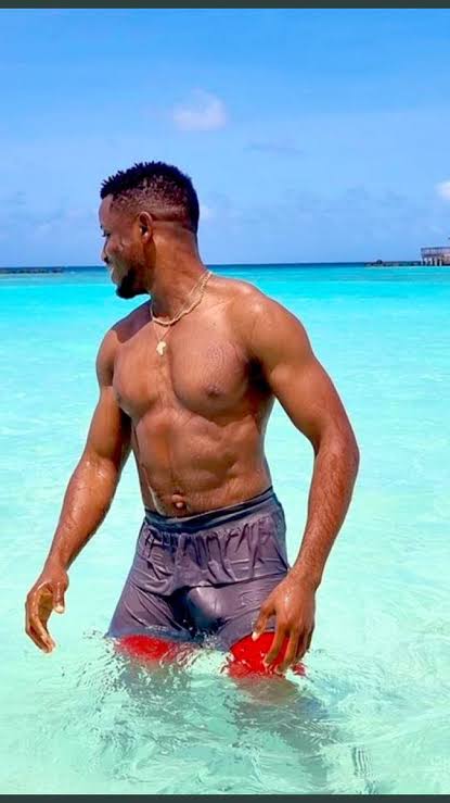 MrEazzy tweet media