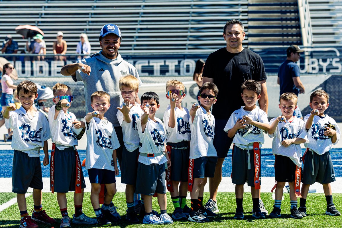 NevadaFootball's tweet photo. Another great year of Next Level flag football, thank you to all the kids and parents for spending your Sundays with us!

#BattleBorn https://t.co/QSPjMHlP10