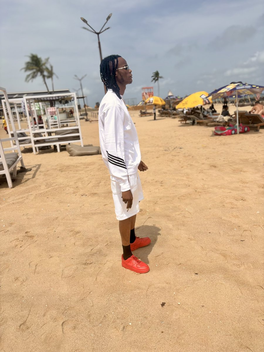 BAGBWOY_'s tweet photo. All your bro’s should follow my lead 

#voiceofnaijadrill 
#royalty https://t.co/eSeOdzw9lu