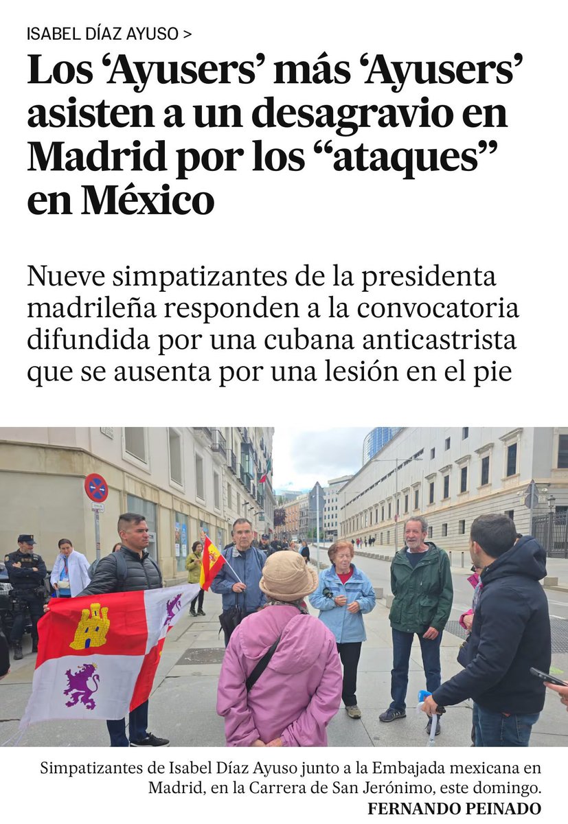 ZuritaCarpio's tweet photo. #NoSeBurlen 
Convocaron a una concentración en "desagravio a @IdiazAyuso para ayer domingo frente a la Embajada de México en Madrid. 
Llegaron nueve simpatizantes y siete periodistas. La convocante no pudo asistir.