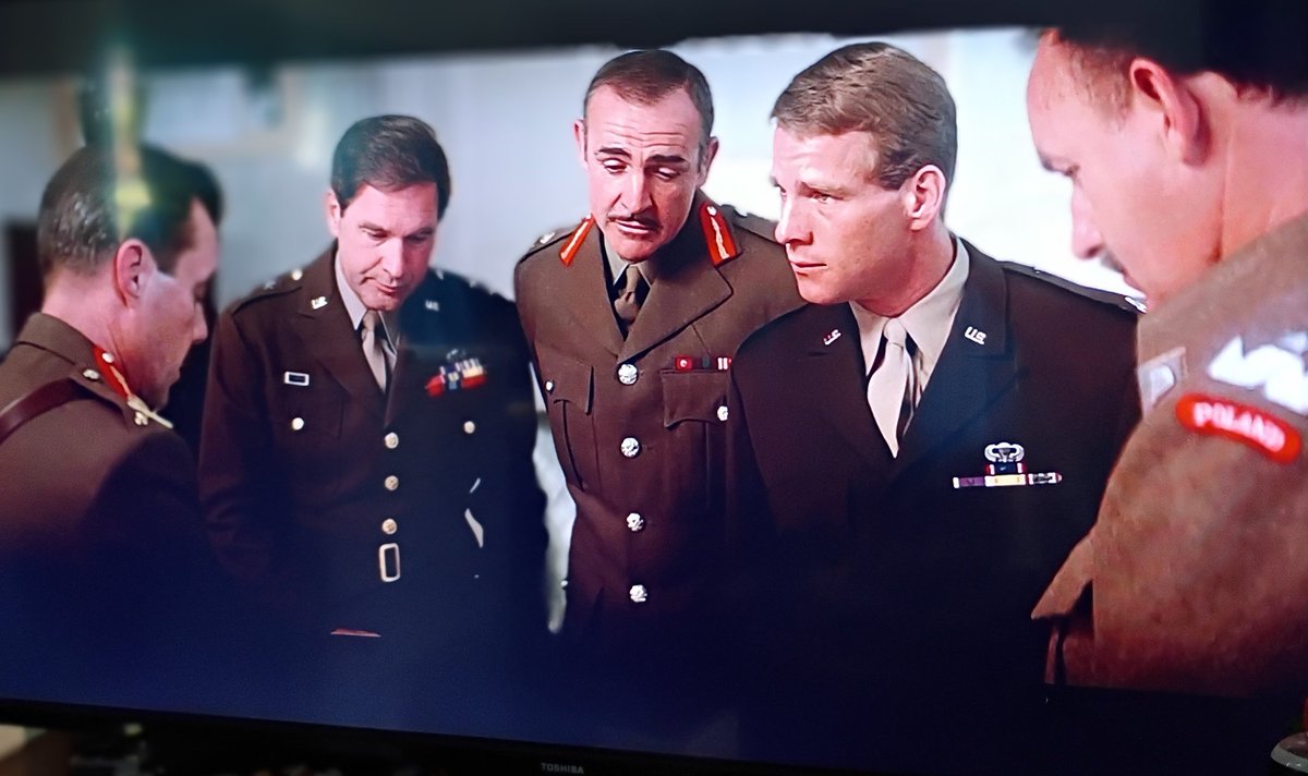 GeneralGCuster's tweet photo. @Patrick_ONeal Your dad, great as Gen. Gavin, in 'A Bridge Too Far' . Excellent war movie on WW2, great cast! L-R, Dirk Bogarde, Paul Maxwell, Sean Connery, Ryan O'Neal, Gene Hackman. https://t.co/LanGVSbHzS