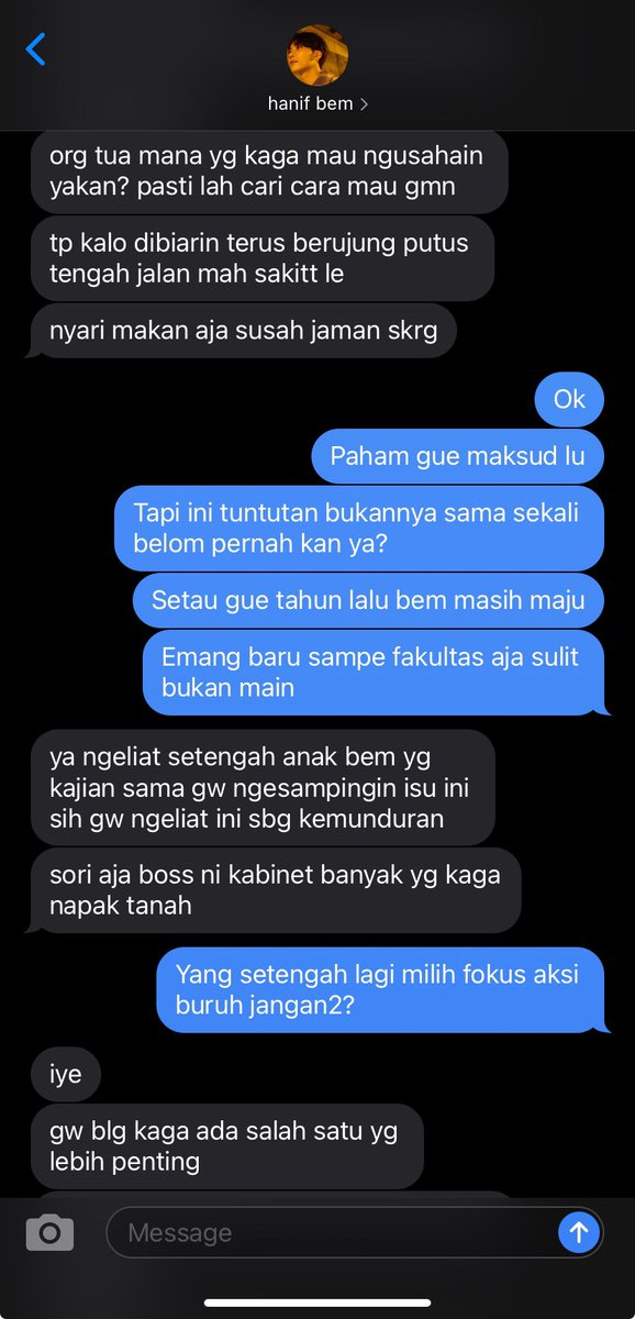 bakuIsvt's tweet photo. obrolan tengah malem kabem (leo) n kadep kastrat nya yg bucin itu (hanif) https://t.co/fl52CFwDs1