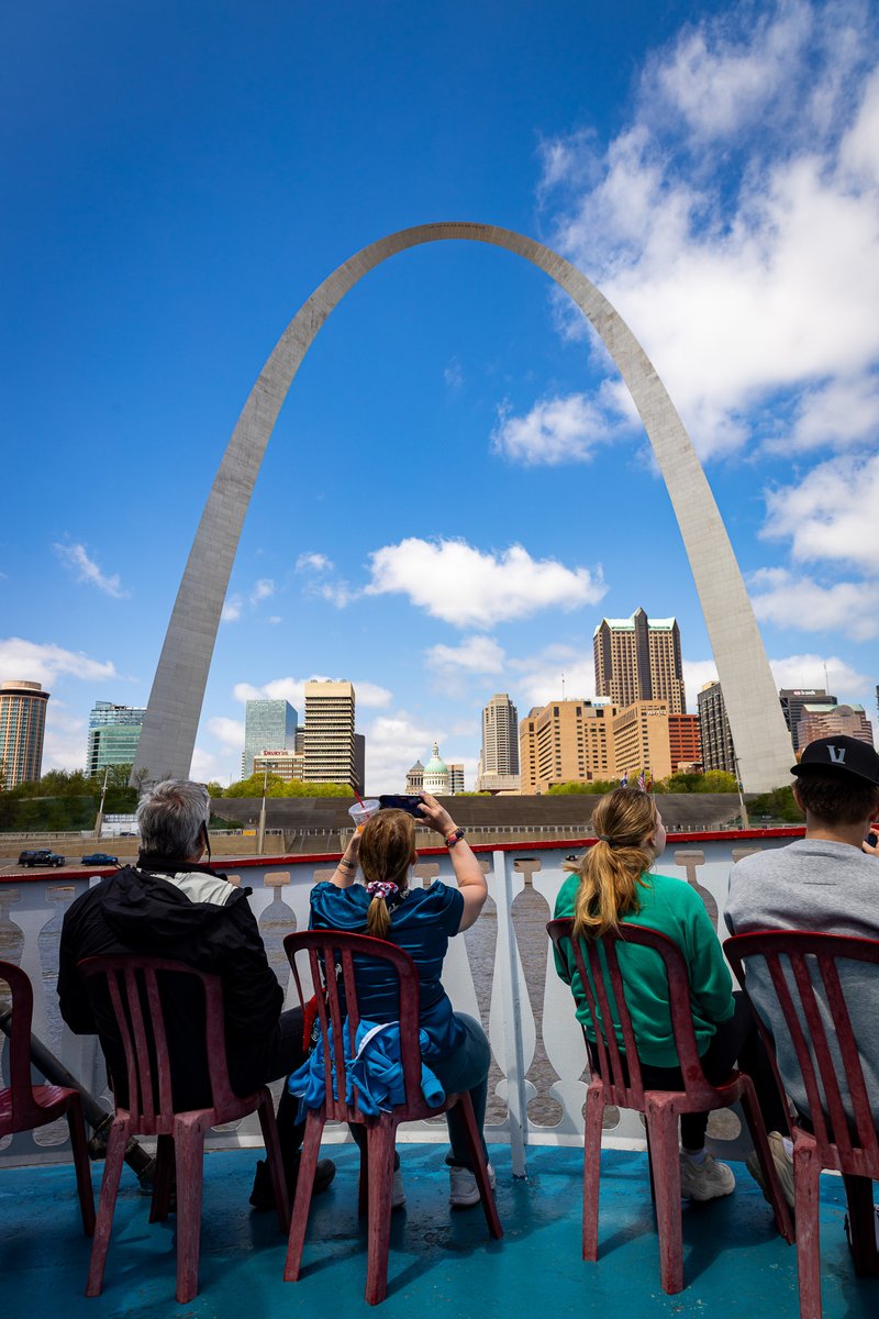Gateway Arch tweet media