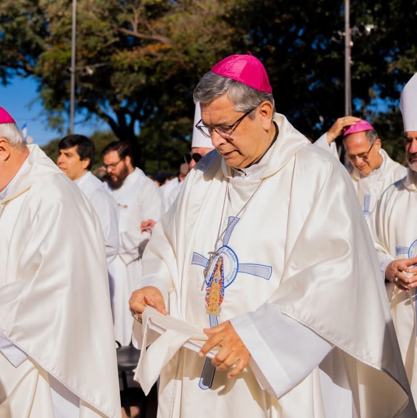 JUANCALEDESMA26's tweet photo. Con emoción, Catamarca conmemoró el 200° aniversario del natalicio del Beato Mamerto Esquiú, cuya figura sigue inspirando con su humildad, compromiso y amor por el pueblo. Que su legado continúe guiándonos con unidad, solidaridad y esperanza. 🙏🏻🇦🇷
#Esquiu https://t.co/KBCyfcQcno